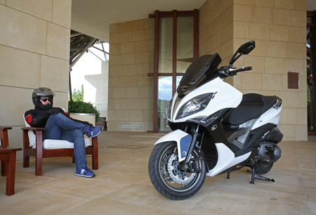 Charlando de nuestras cosas con el Kymco Xciting 400i ABS... kymco-xcting-400i-ABS-p1