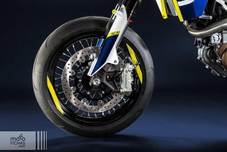 Impresionante pinza de freno Brembo de anclaje radial para la Husqvarna 701 husqvarna-supermoto-701 02
