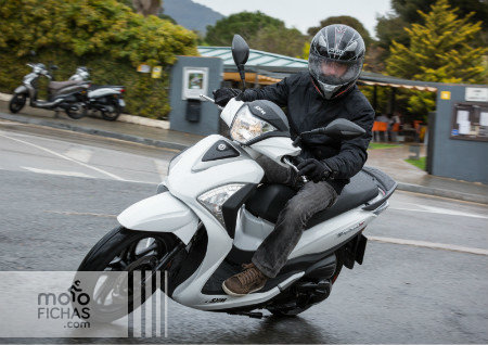 prueba sym symphony st 125 accion2 lateral