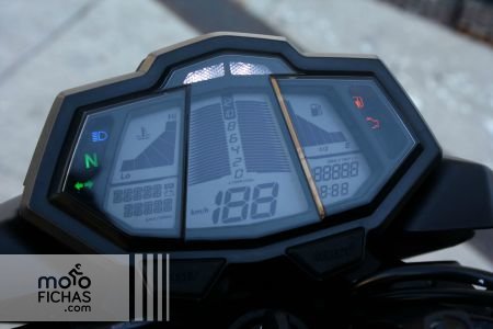 prueba yamaha MT-125 detalle instrumentacion texto