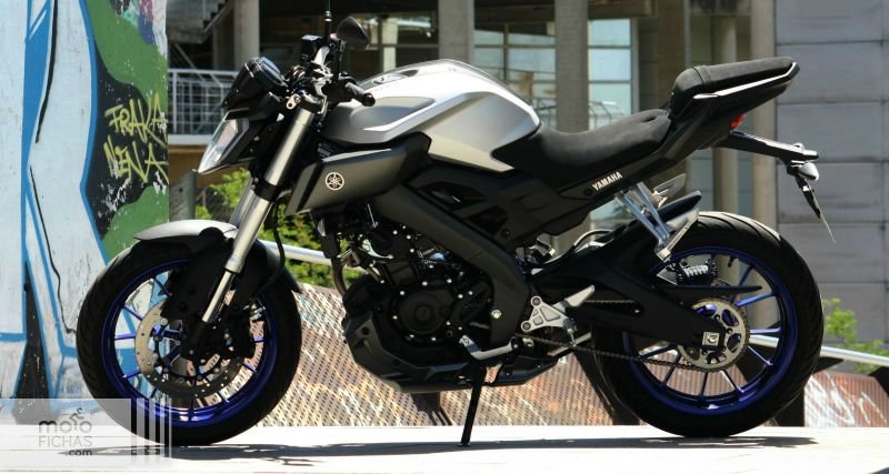 prueba yamaha MT-125 estatica texto
