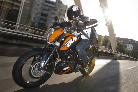 nueva_ktm_200_duke_accion2