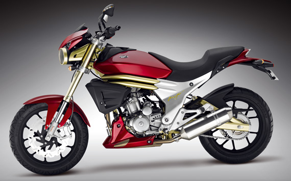 Mahindra Mojo 300::Mahindra plantea una moto muy elaborada a todos los niveles que tendría posibilidades en un mercado como el europeo. mahindra-mojo-250