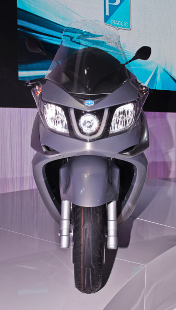 nuevo-piaggio-x-10-2012-lateral