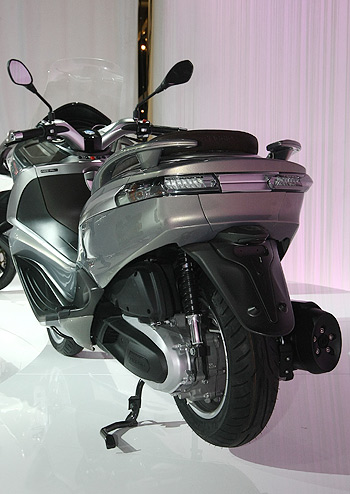 nuevo-piaggio-x-10-2012-trasera