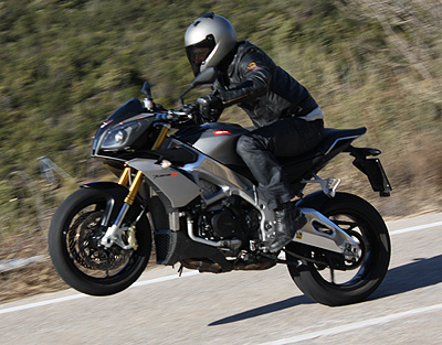 aprilia-tuono-v4-aprc-accion4