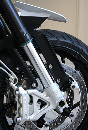 husqvarna-nuda-900-detalle-lateral-2